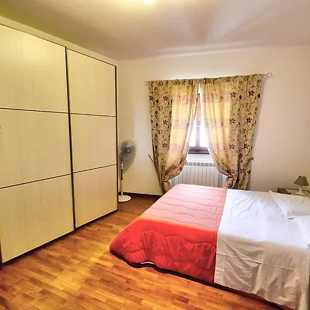In Sleeps 4 1