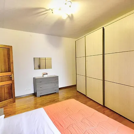 Apartment In Sleeps 4 1