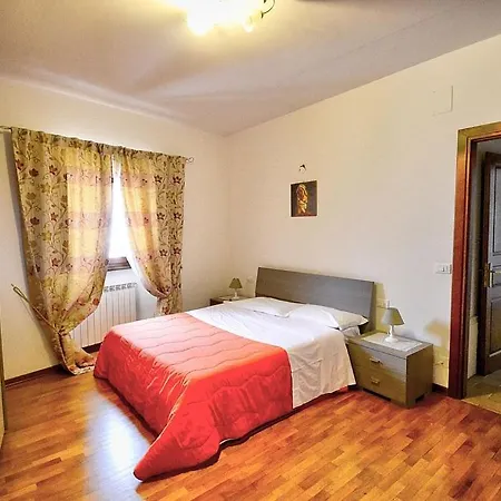 In Sleeps 4 1 Apartamento Asís